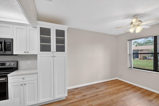 6105 Fairfield Circle, Greenacres, FL 33463