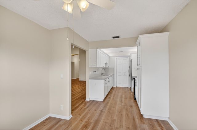 6105 Fairfield Circle, Greenacres, FL 33463