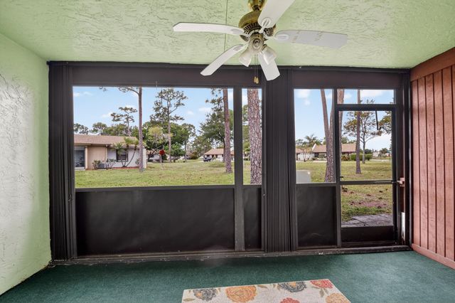 6105 Fairfield Circle, Greenacres, FL 33463