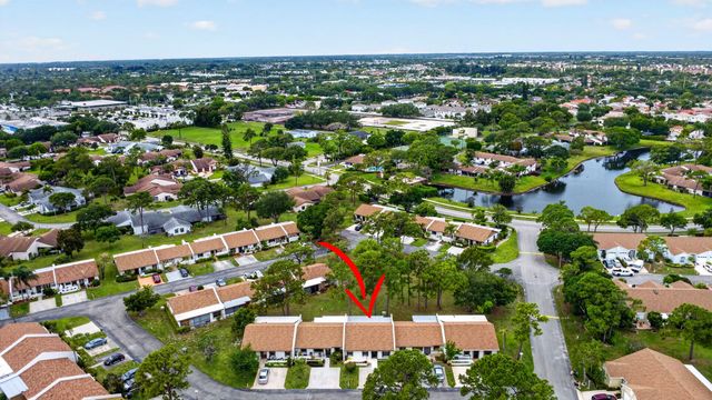 6105 Fairfield Circle, Greenacres, FL 33463