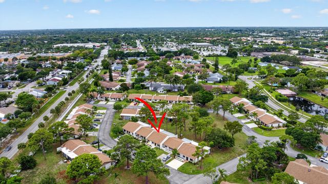 6105 Fairfield Circle, Greenacres, FL 33463