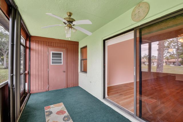 6105 Fairfield Circle, Greenacres, FL 33463