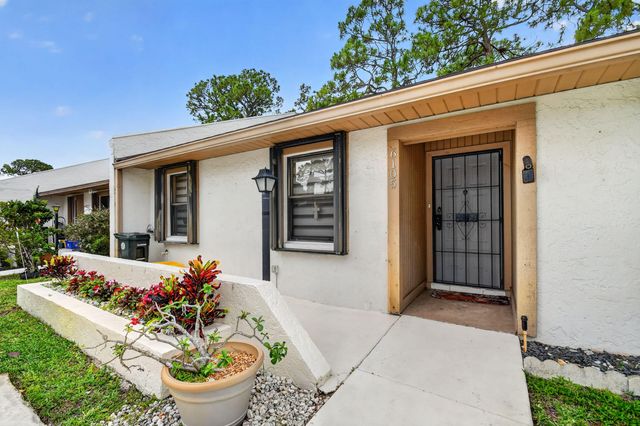 6105 Fairfield Circle, Greenacres, FL 33463