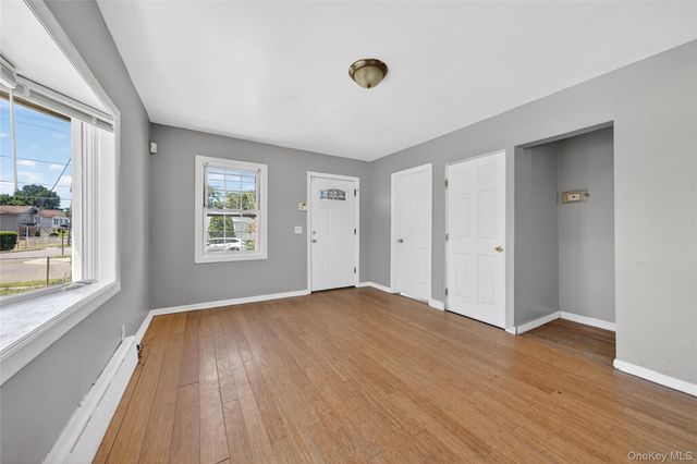 86 Remsen Avenue, Hempstead, NY 11550