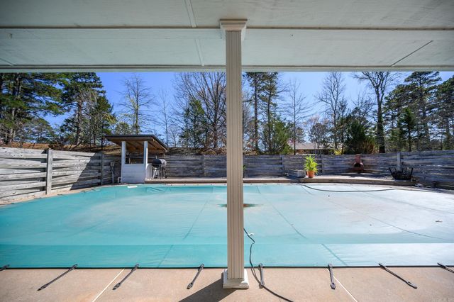 908 Orchard Avenue, Mena, AR 71953