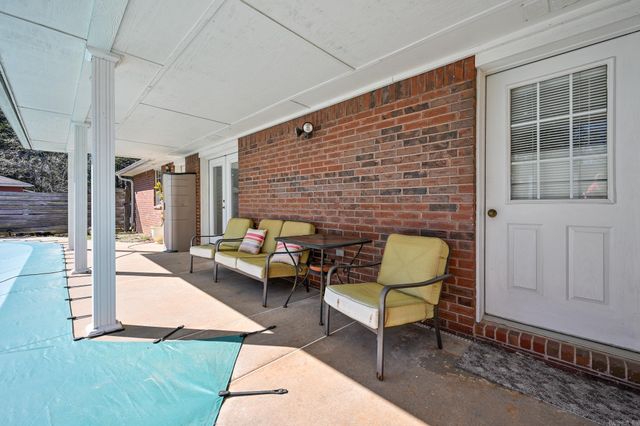 908 Orchard Avenue, Mena, AR 71953