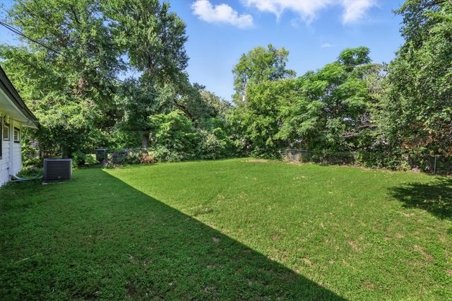 3012 Crouch Street, Fort Worth, TX 76105