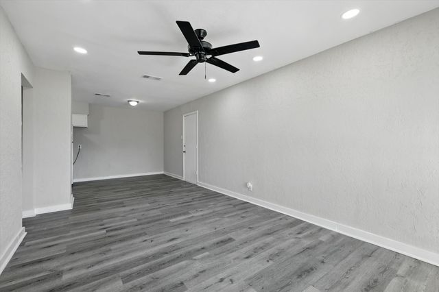 3012 Crouch Street, Fort Worth, TX 76105