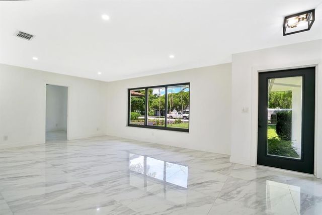 4190 SW 4th Street, Plantation, FL 33317