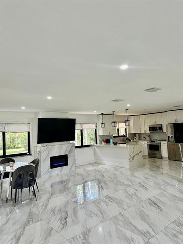 4190 SW 4th Street, Plantation, FL 33317