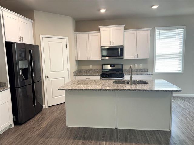 21 Stanford Ct, Hiram, GA 30141