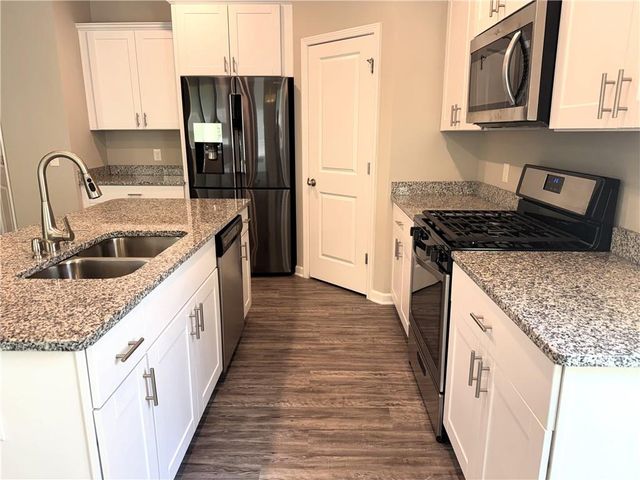21 Stanford Ct, Hiram, GA 30141