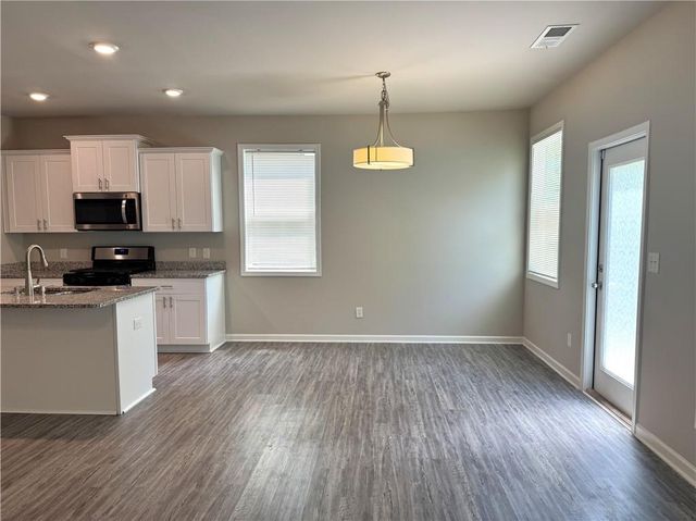 21 Stanford Ct, Hiram, GA 30141