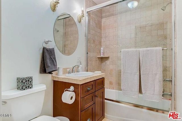 835 N Sycamore Avenue, Los Angeles, CA 90038