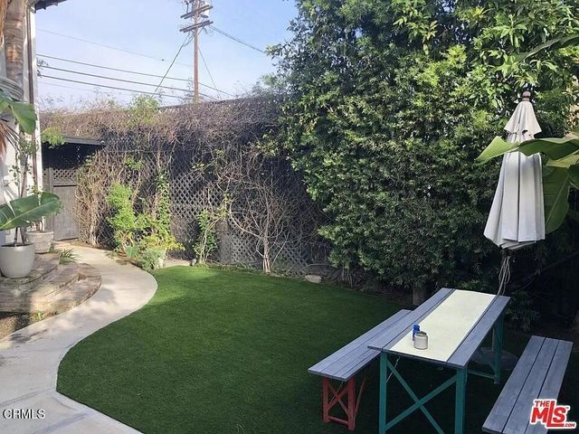 835 N Sycamore Avenue, Los Angeles, CA 90038