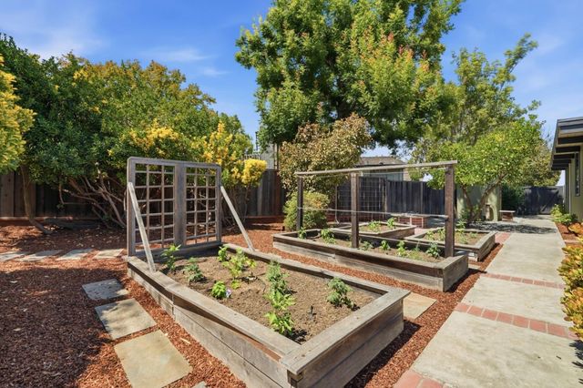 816 Lennox Court, Sunnyvale, CA 94087