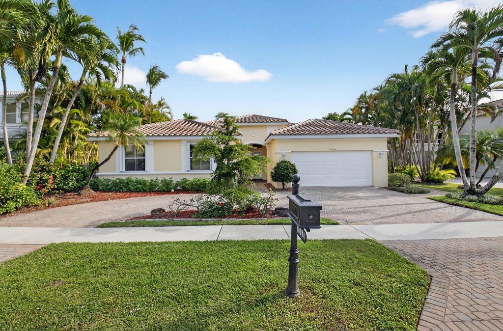 18584 Harbor Light Way, Boca Raton, FL 33498