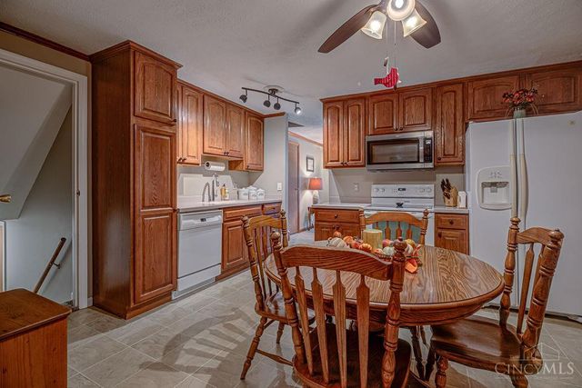 923 Beechmeadow Lane, Cincinnati, OH 45238