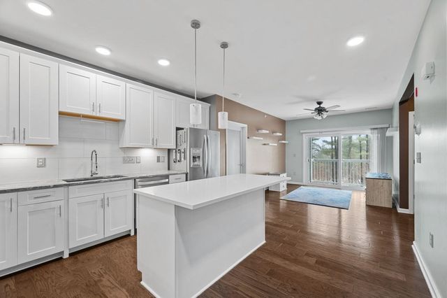 220 Martins Landing 410, North Reading, MA 01864