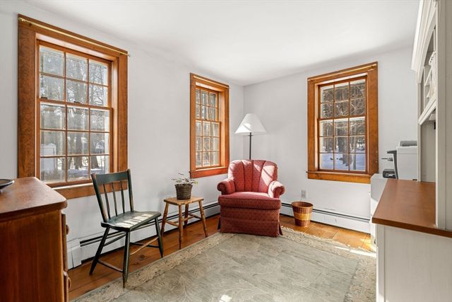 39 Mount Lebanon St, Pepperell, MA 01463