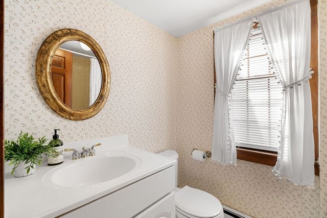 39 Mount Lebanon St, Pepperell, MA 01463