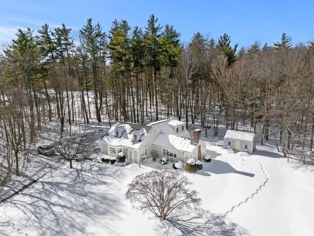 39 Mount Lebanon St, Pepperell, MA 01463
