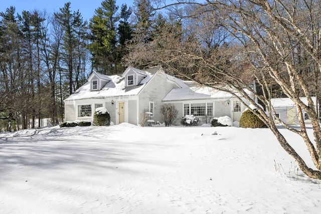 39 Mount Lebanon St, Pepperell, MA 01463