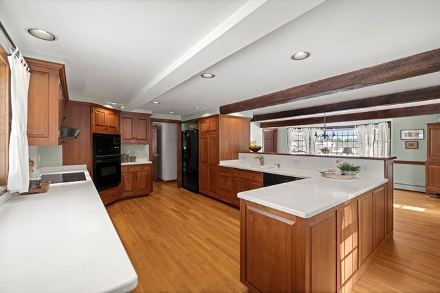 39 Mount Lebanon St, Pepperell, MA 01463