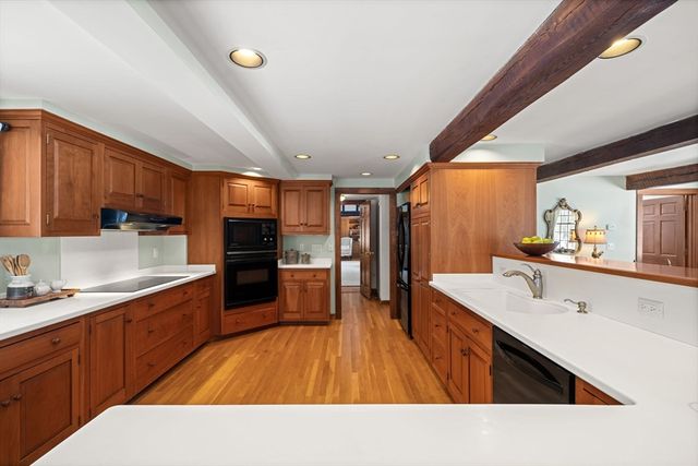 39 Mount Lebanon St, Pepperell, MA 01463