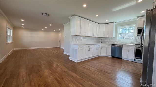 211 4th Avenue, West Babylon, NY 11704