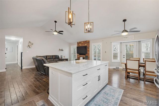 1951 Fox Pointe Drive, Arnold, MO 63010