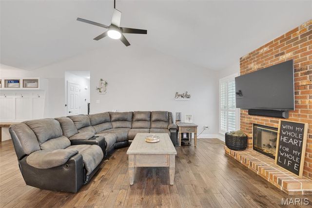 1951 Fox Pointe Drive, Arnold, MO 63010