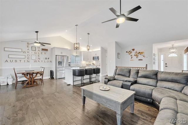 1951 Fox Pointe Drive, Arnold, MO 63010