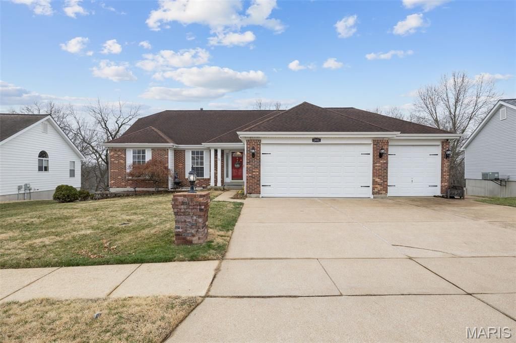 1951 Fox Pointe Drive, Arnold, MO 63010