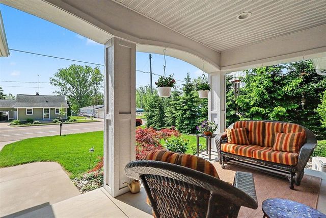 2006 Lake Avenue, Muskegon, MI 49445