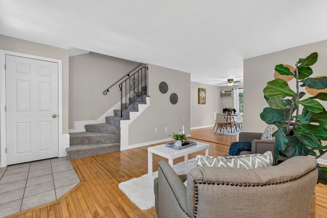 45 Fieldstone Drive, Londonderry, NH 03053