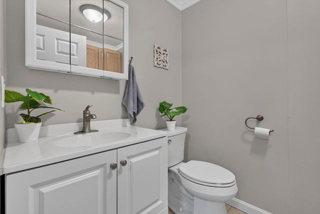 45 Fieldstone Drive, Londonderry, NH 03053