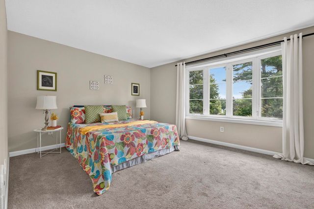 45 Fieldstone Drive, Londonderry, NH 03053