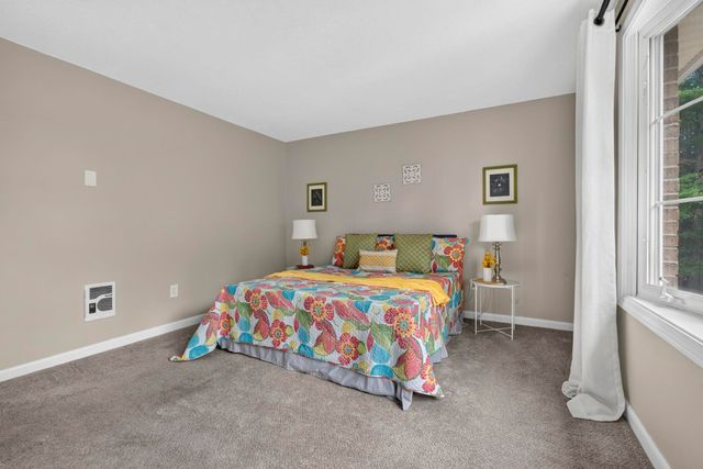 45 Fieldstone Drive, Londonderry, NH 03053