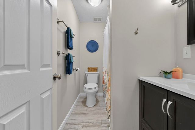 45 Fieldstone Drive, Londonderry, NH 03053