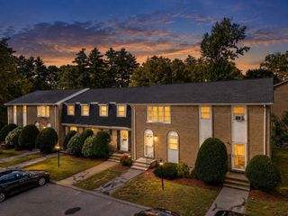 45 Fieldstone Drive, Londonderry, NH 03053