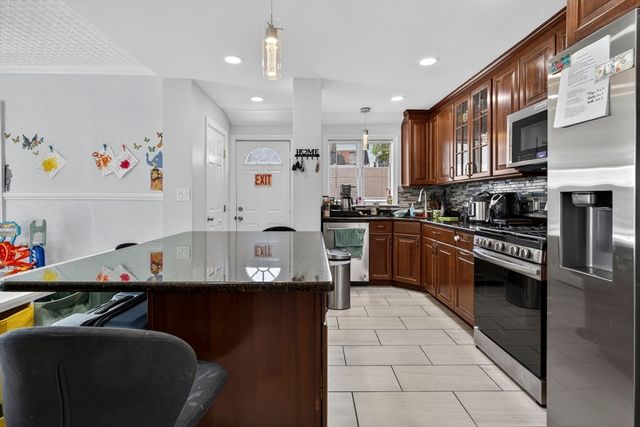 17 Estes, Everett, MA 02149