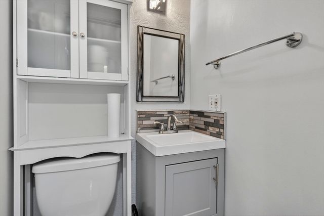 17 Estes, Everett, MA 02149
