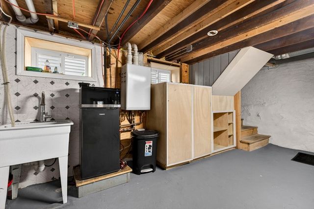 17 Estes, Everett, MA 02149