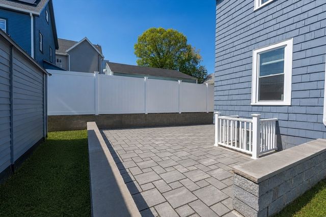 17 Estes, Everett, MA 02149