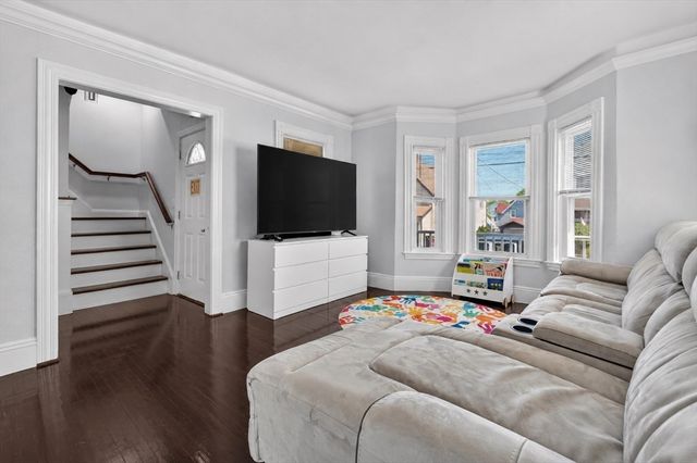 17 Estes, Everett, MA 02149