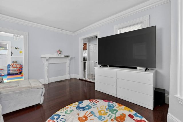 17 Estes, Everett, MA 02149