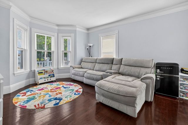 17 Estes, Everett, MA 02149