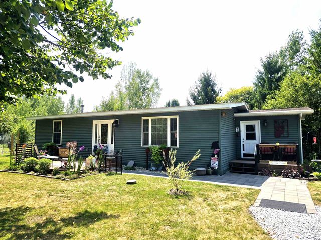 1829 Bullock Road, Bay City, MI 48708