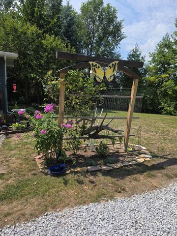 1829 Bullock Road, Bay City, MI 48708